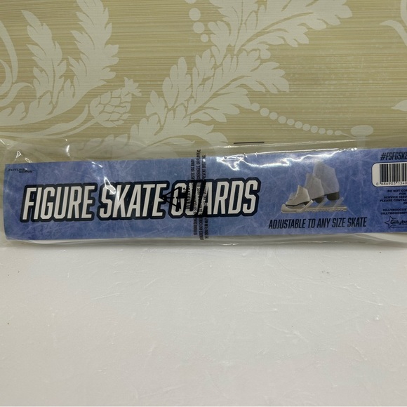 Figure Skate White Guards Adjustable To Any Size - Picture 1 of 3